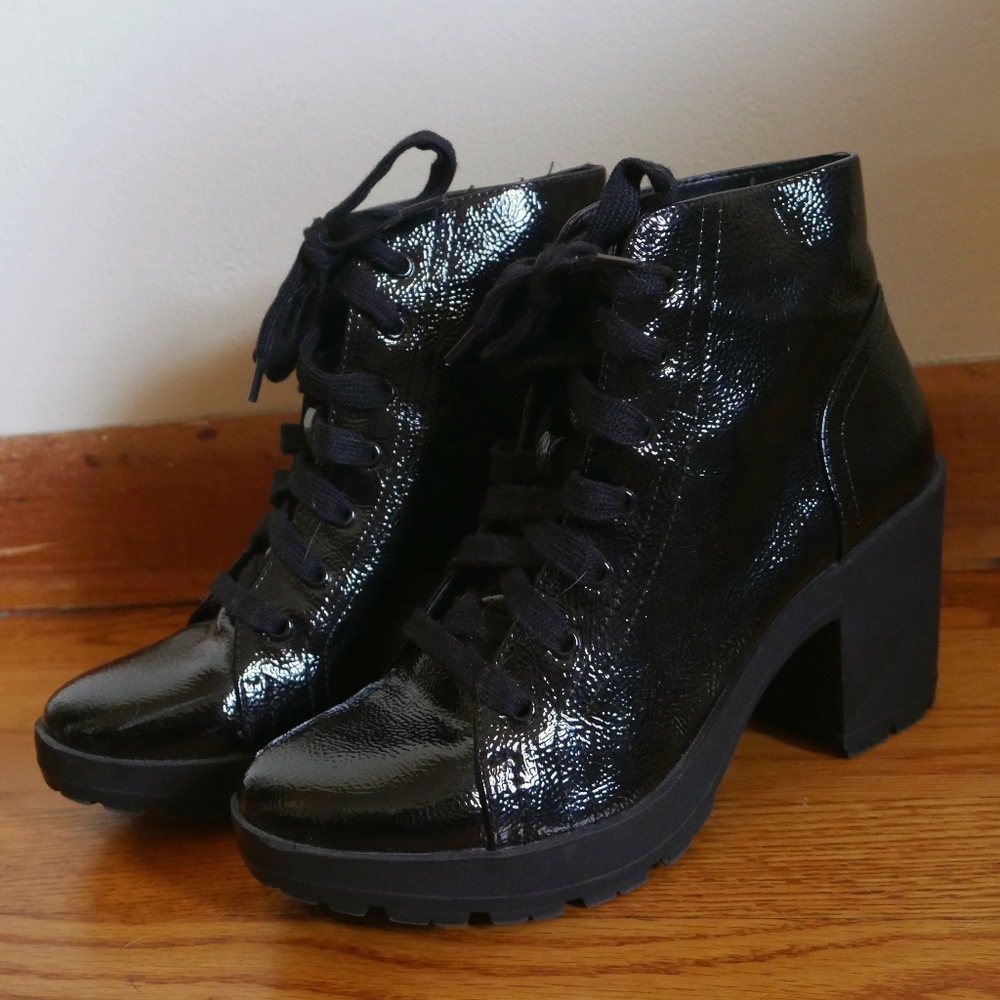 Mix No. 6 Tevia Glossy Heeled Booties Size…